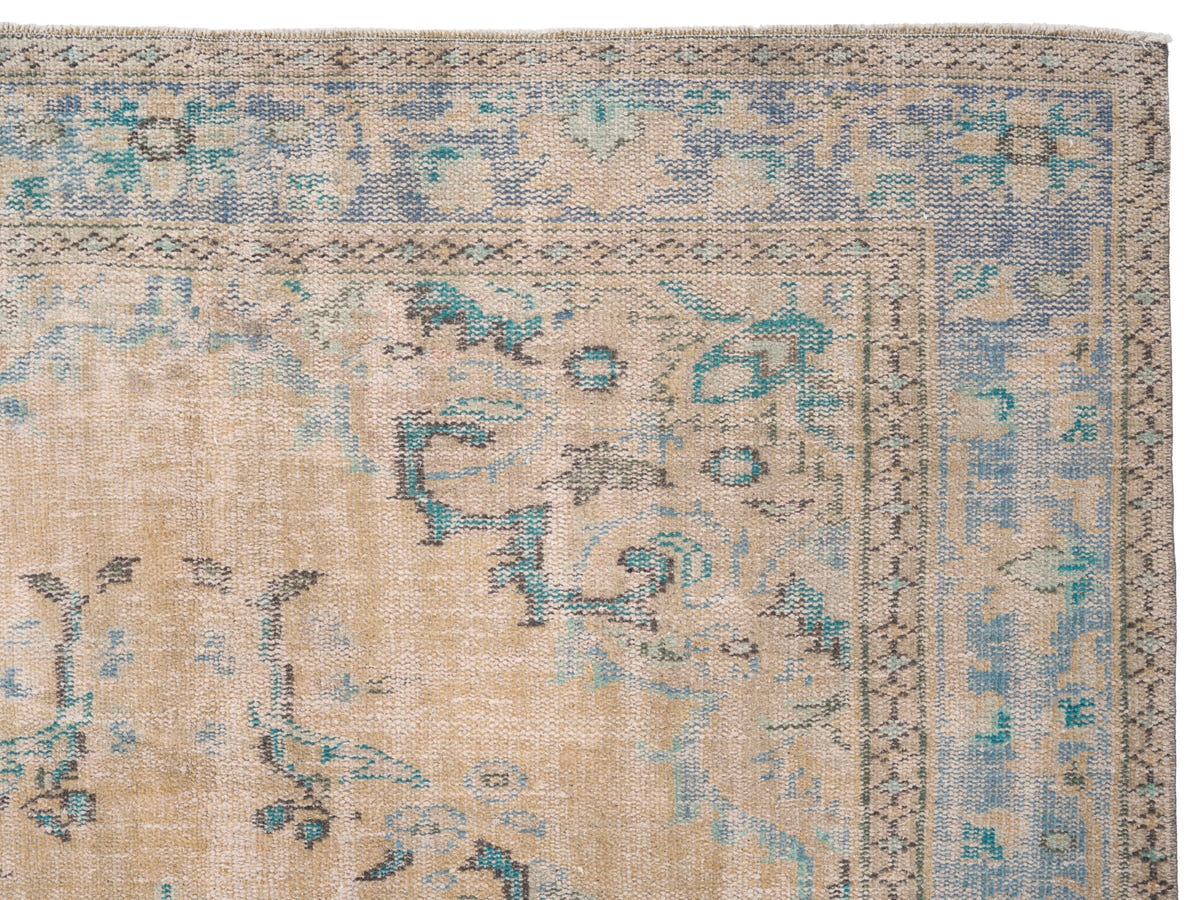 8572, Turkish Manisa Area Rug