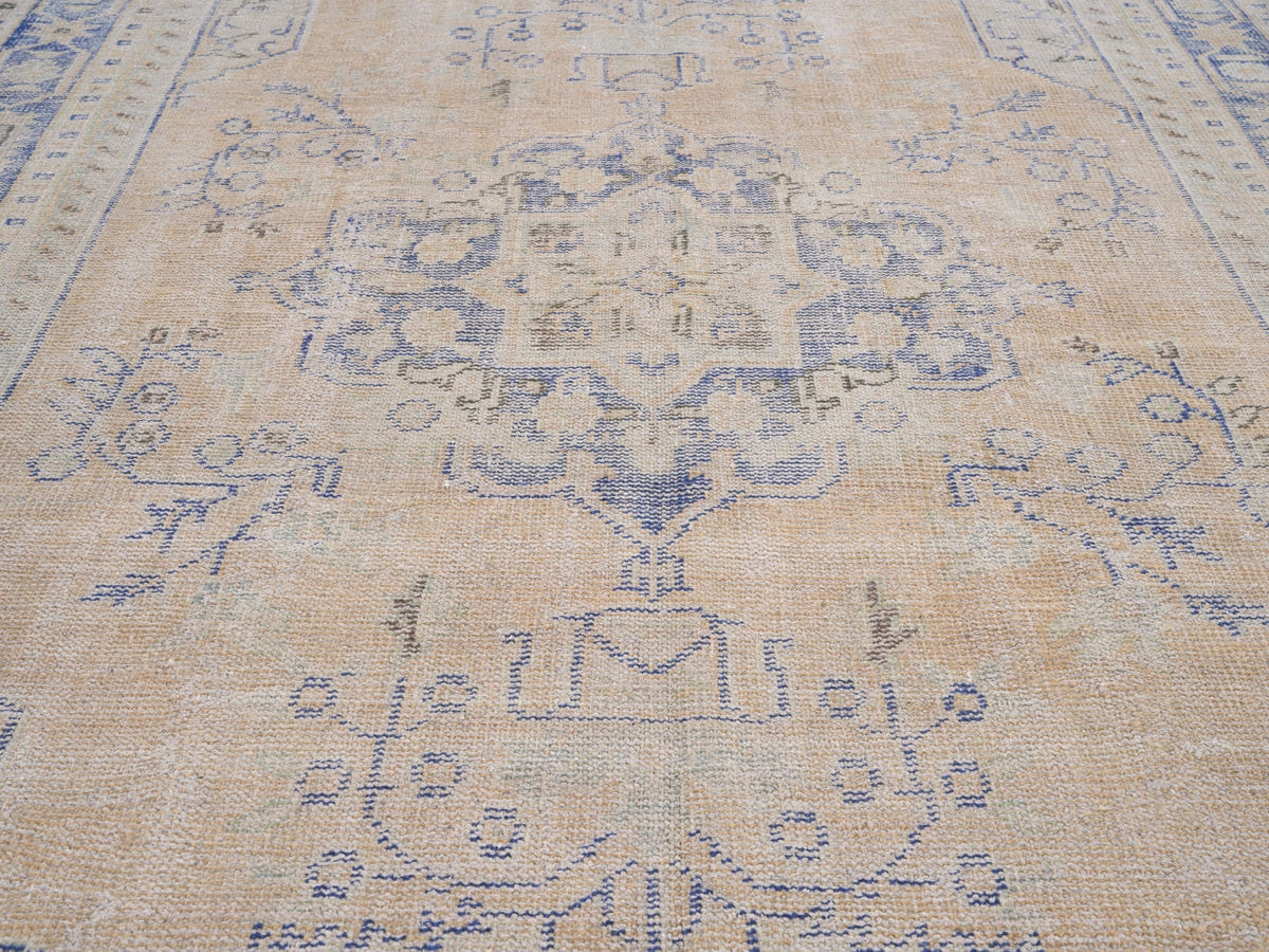 8567, Turkish Manisa Area Rug