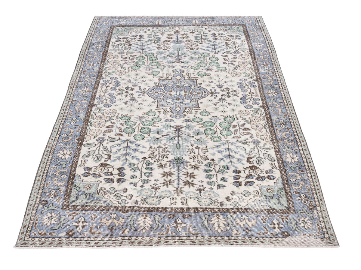 8530, Turkish Isparta Area Rug