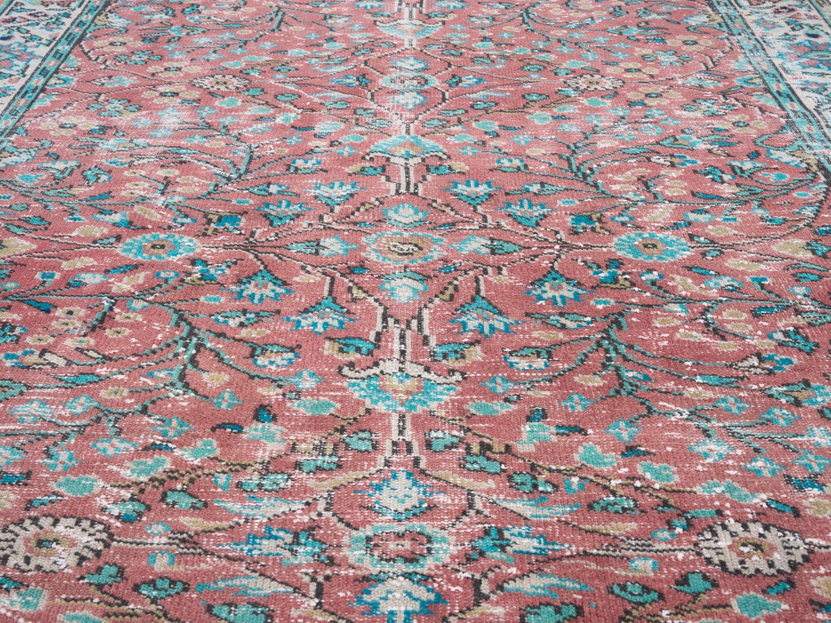 8526, Turkish Manisa Area Rug