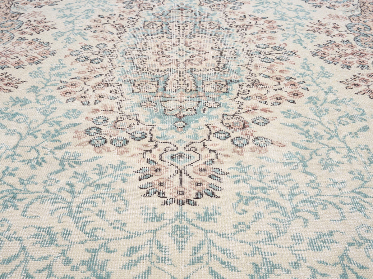 8525, Turkish Isparta Area Rug