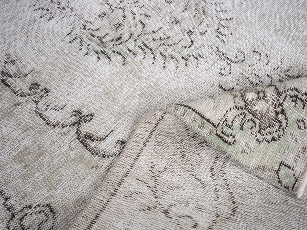 8163, Turkish Manisa Area Rug