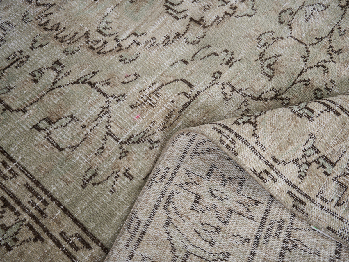 8009, Turkish Manisa Area Rug