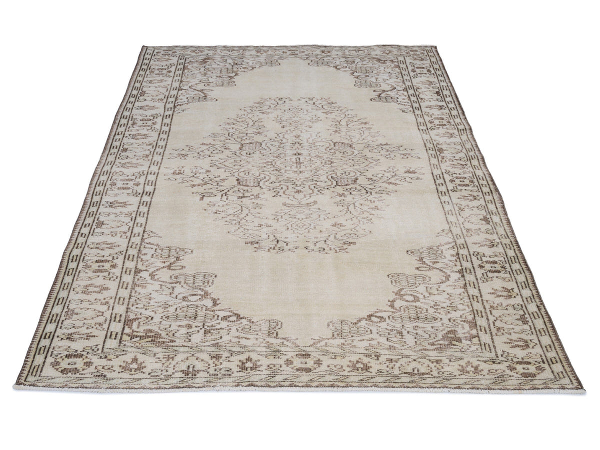 8185, Turkish Manisa Area Rug