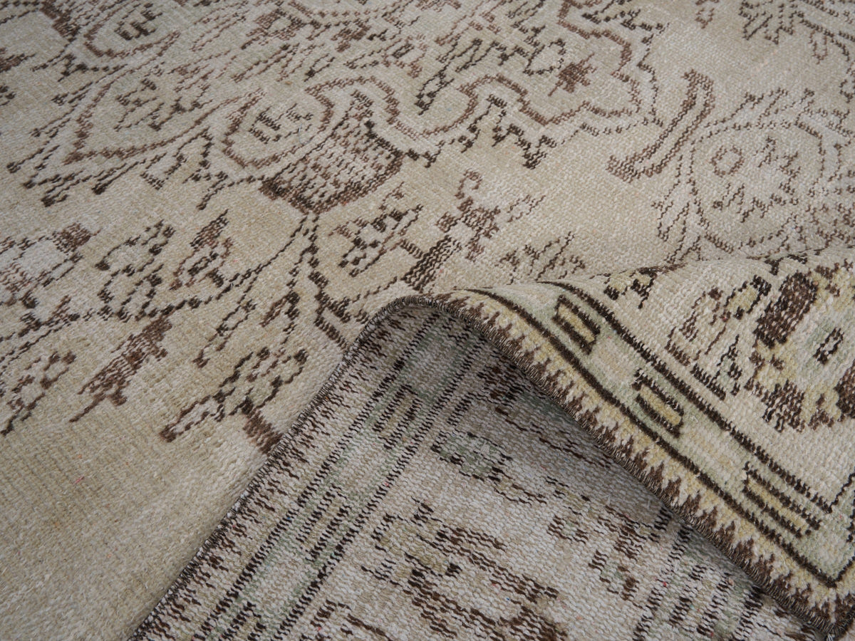 8185, Turkish Manisa Area Rug