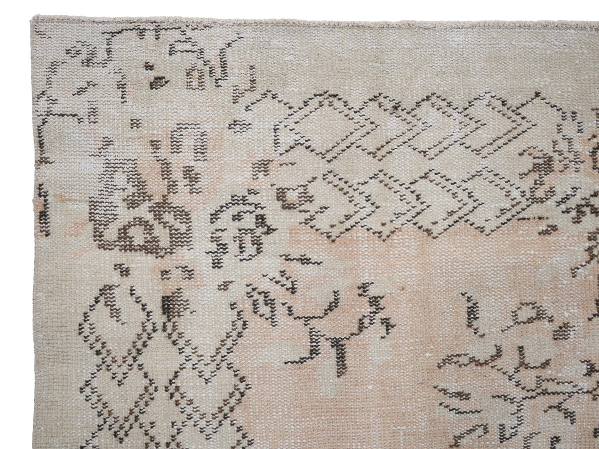 8146, Turkish Manisa Area Rug