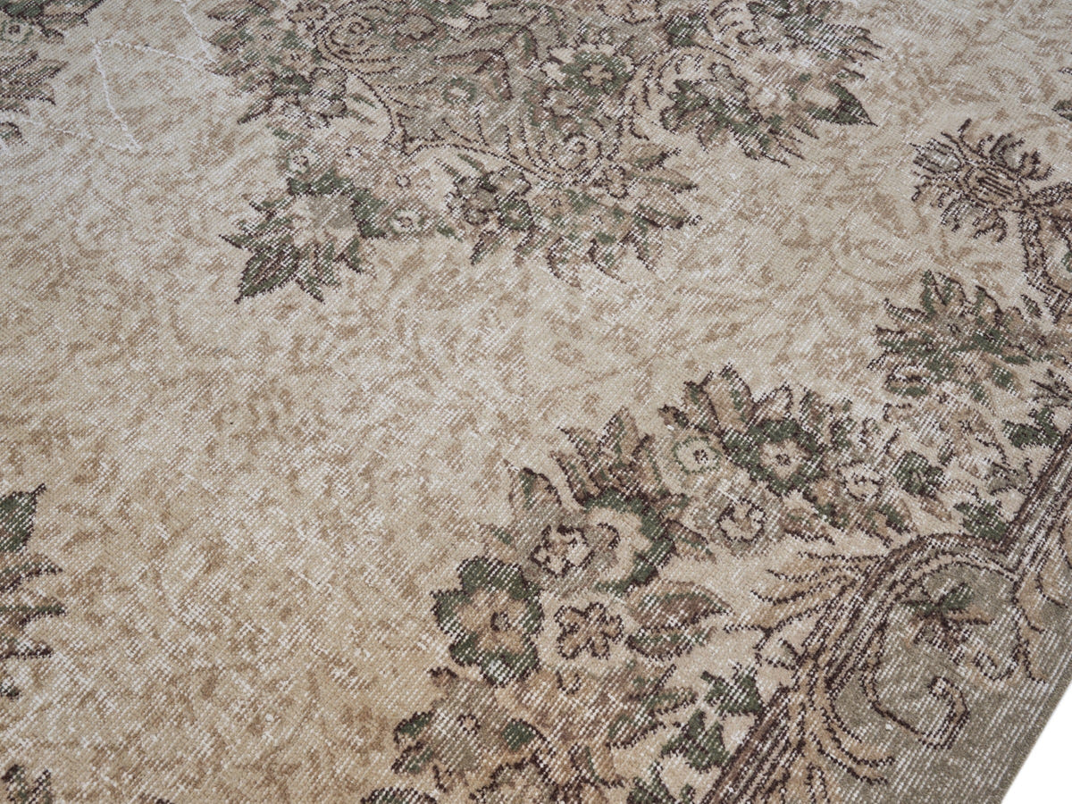 8072, Turkish Isparta Area Rug