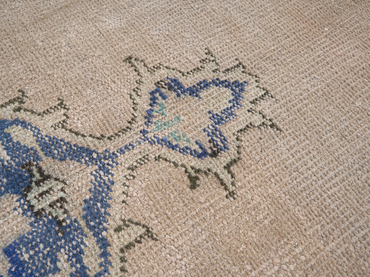 8492, Turkish Manisa Area Rug