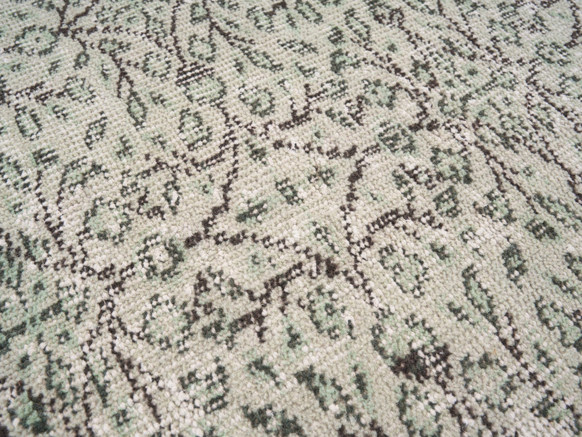 8486, Turkish Manisa Area Rug