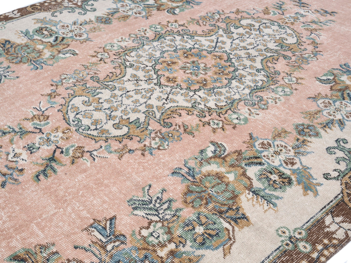8482, Turkish Isparta Area Rug