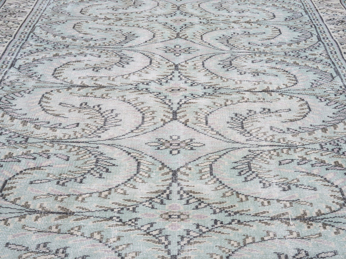 8474, Turkish Manisa Area Rug