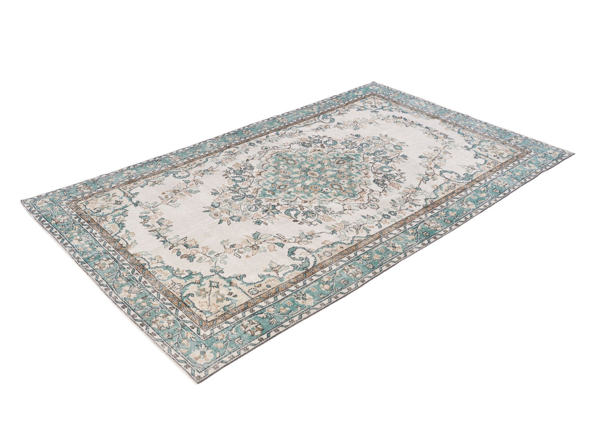 8452, Turkish Isparta Area Rug