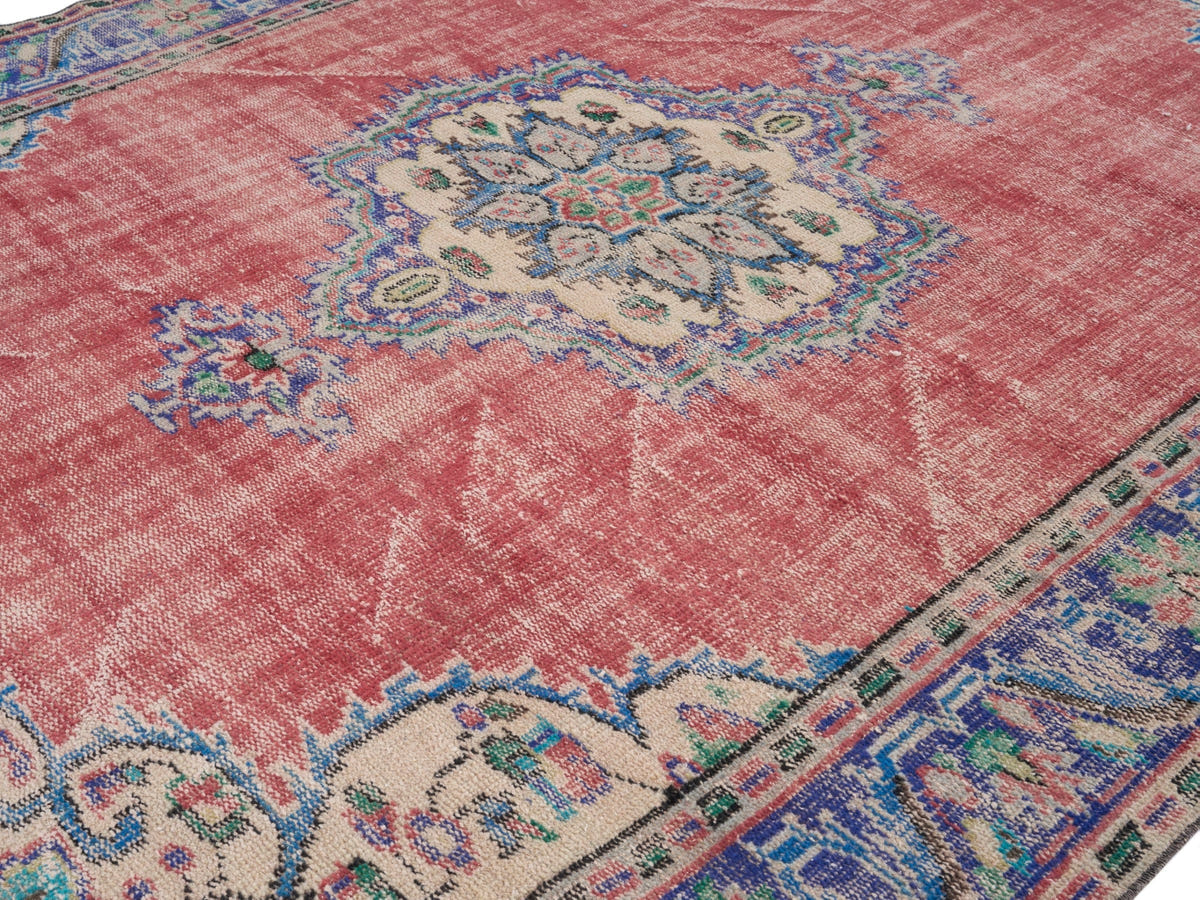 8533, Turkish Manisa Area Rug