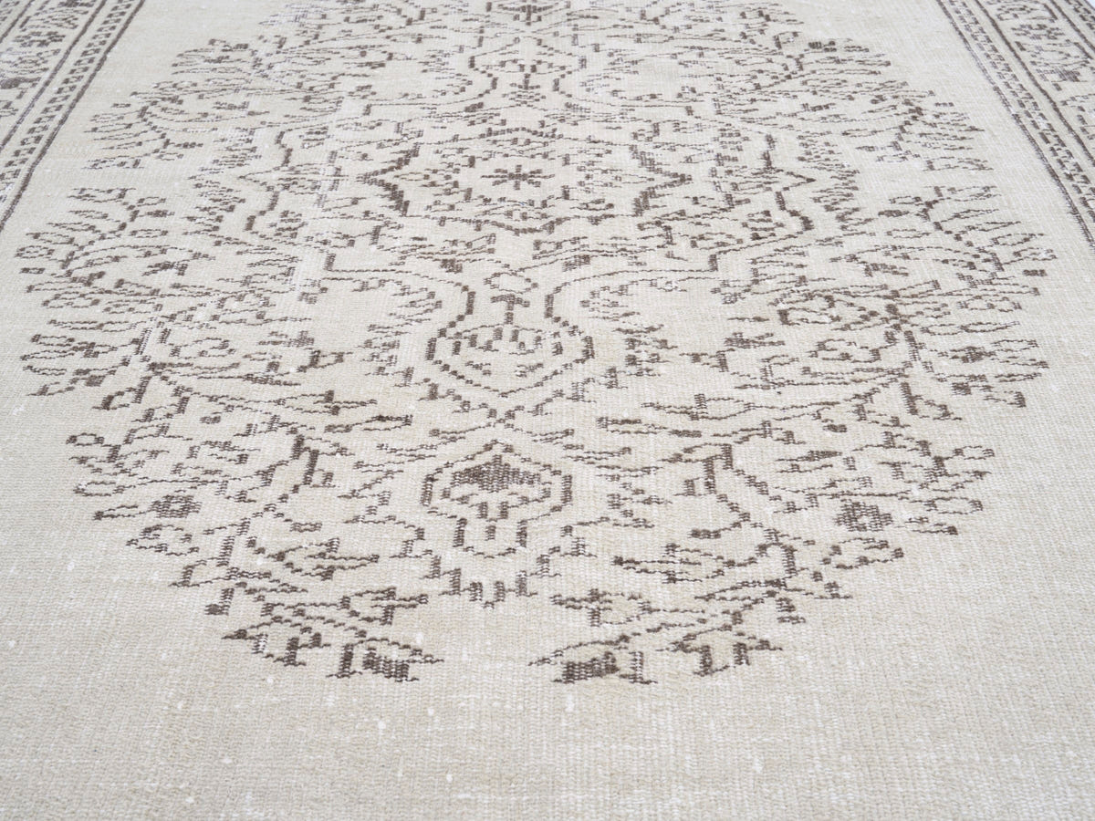 8453, Turkish Manisa Area Rug