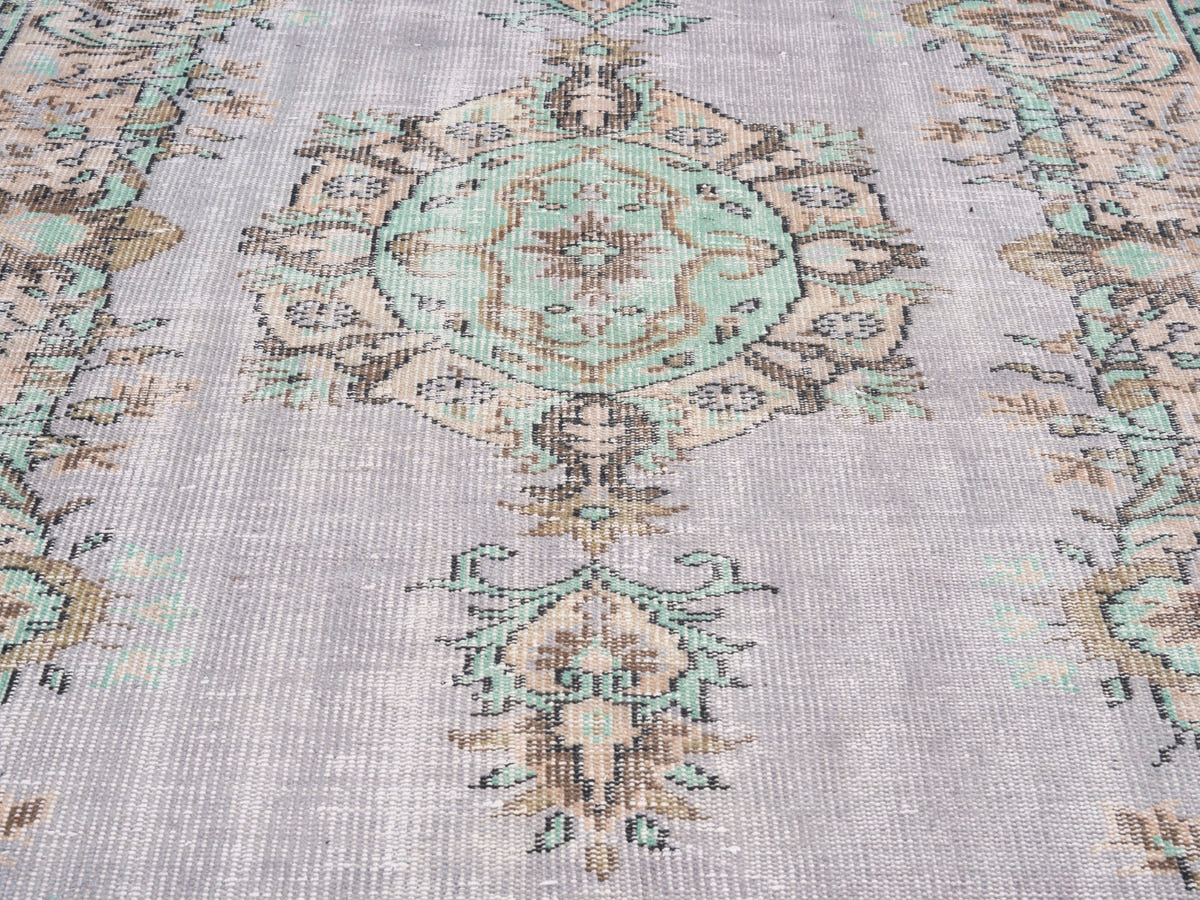 8652, Turkish Manisa Area Rug