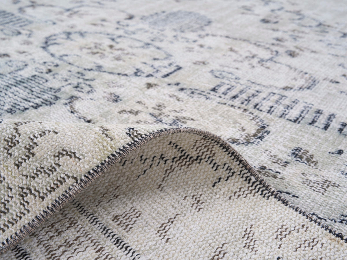 8648, Turkish Manisa Area Rug