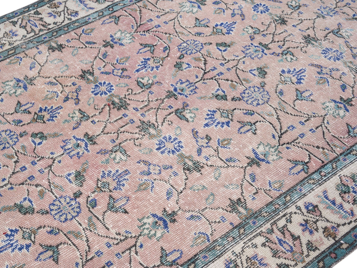 8882, Turkish Isparta Area Rug