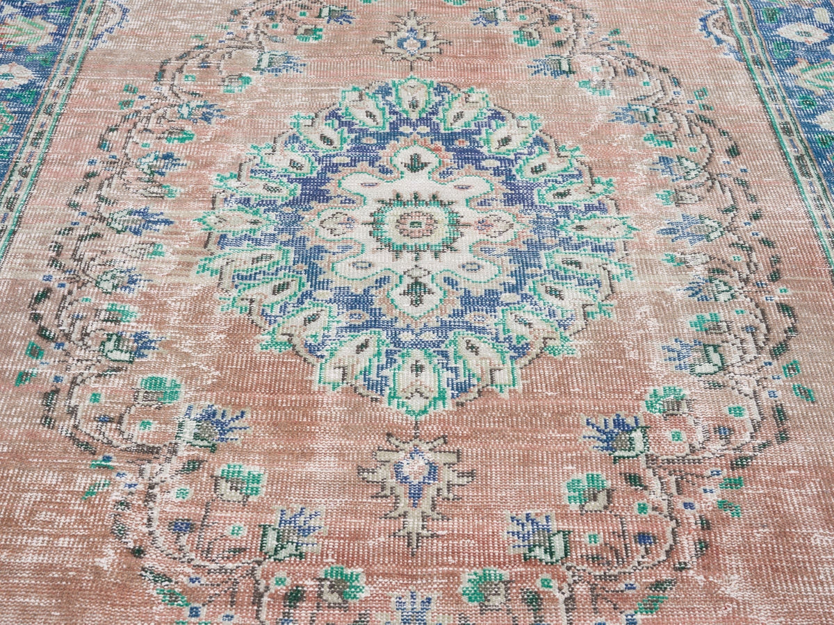 8847, Turkish Manisa Area Rug