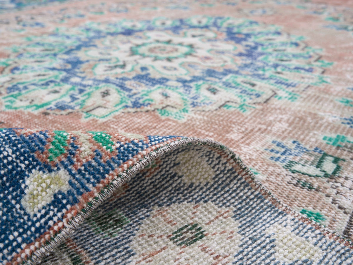 8847, Turkish Manisa Area Rug