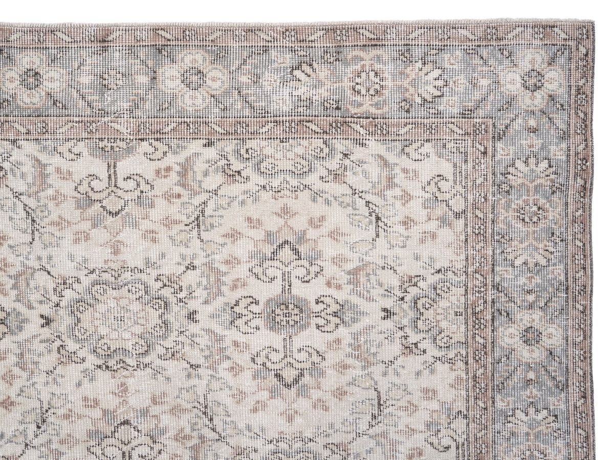 8833, Turkish Isparta Area Rug