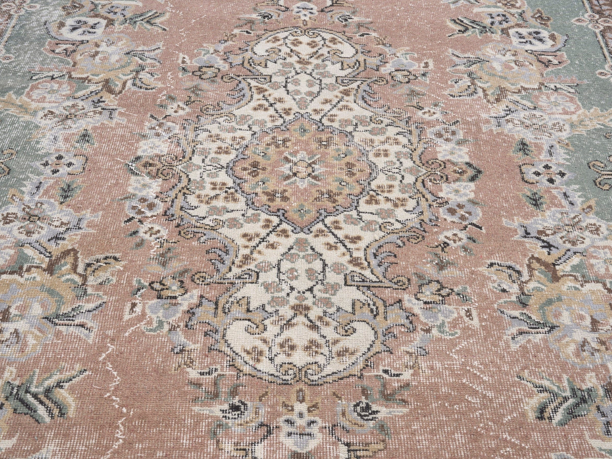8818, Turkish Isparta Area Rug