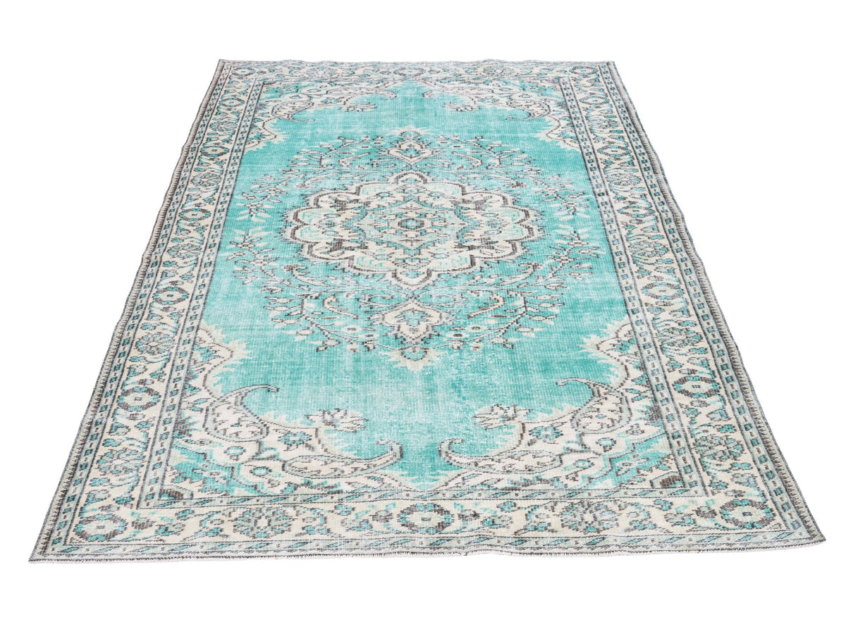 8802, Turkish Manisa Area Rug