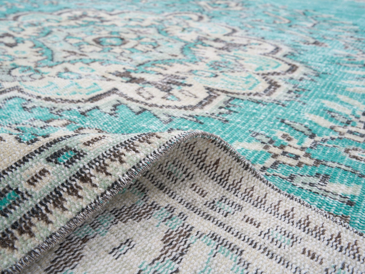 8802, Turkish Manisa Area Rug