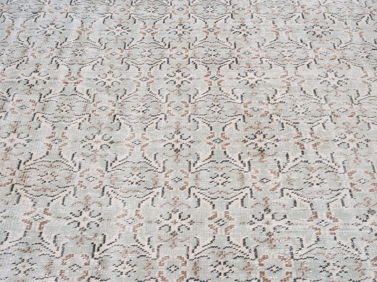 8788, Turkish Manisa Area Rug