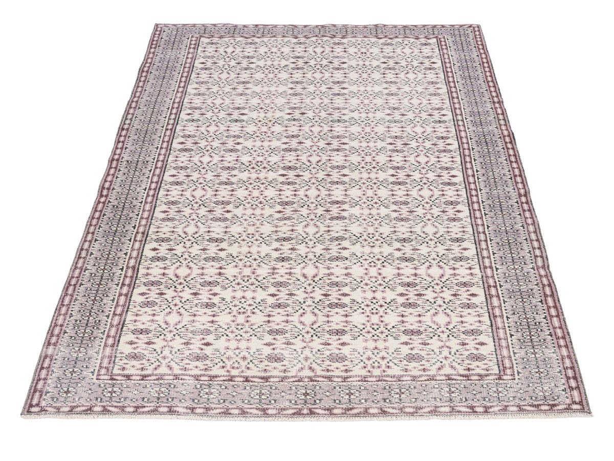 8844, Turkish Manisa Area Rug