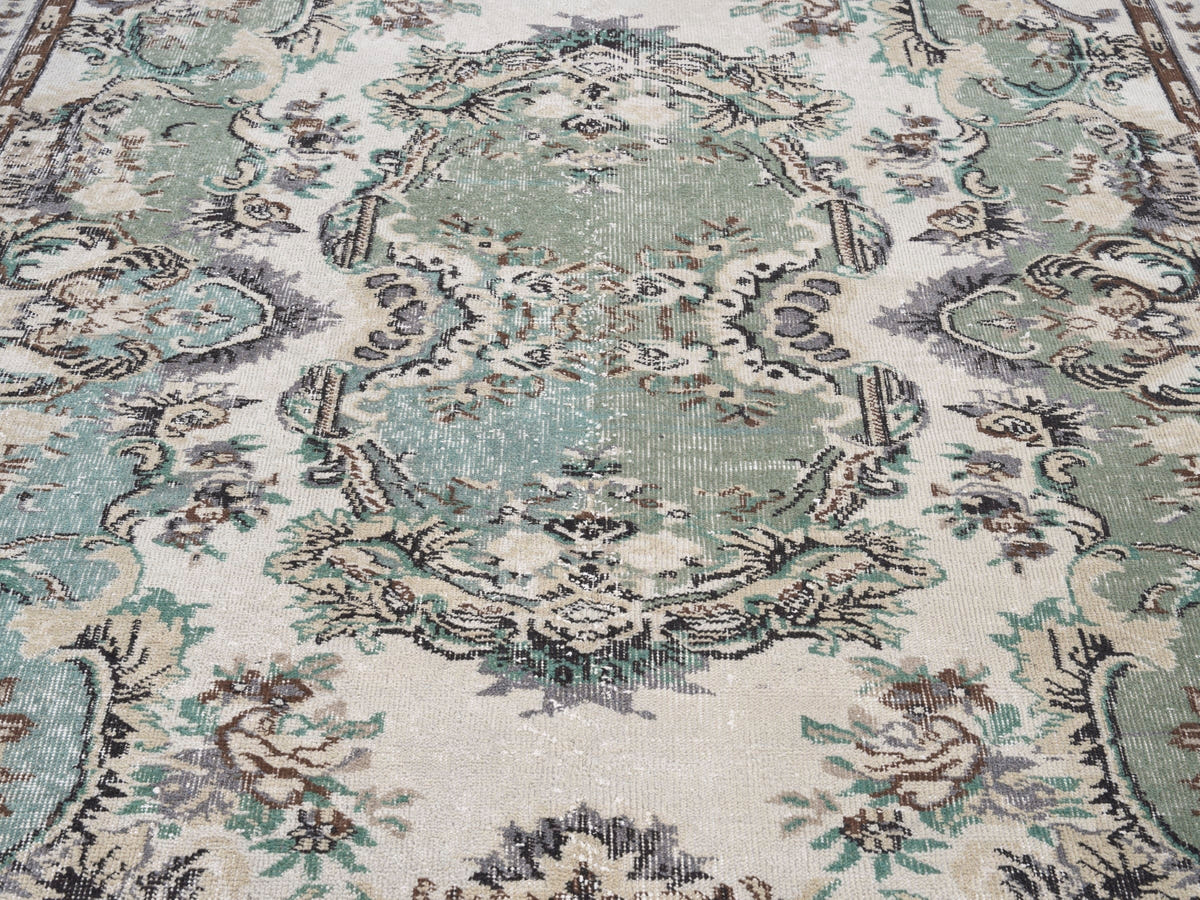 8840, Turkish Isparta Area Rug