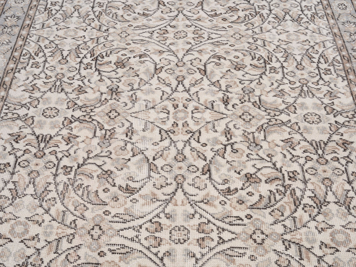 8825, Turkish Isparta Area Rug