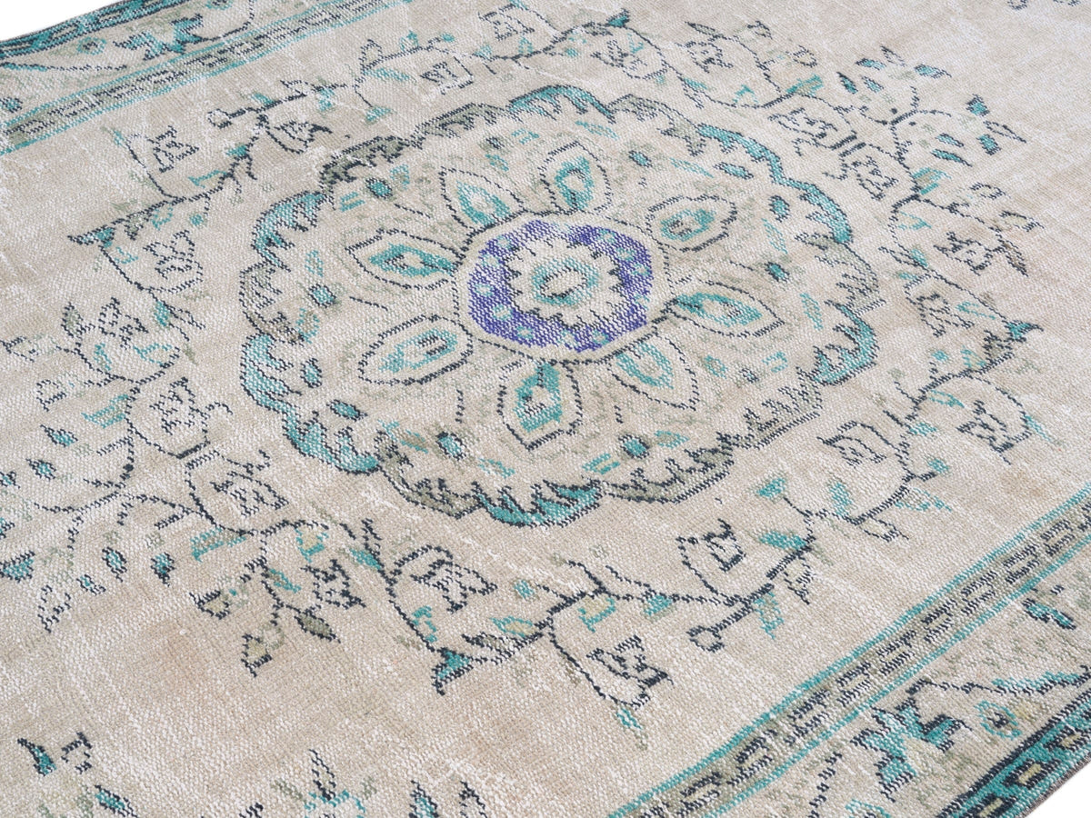 8695, Turkish Manisa Area Rug