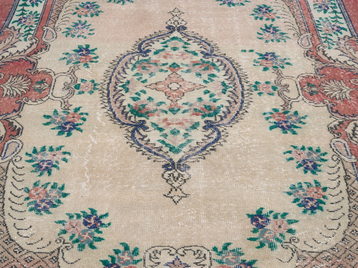 8690, Turkish Isparta Area Rug