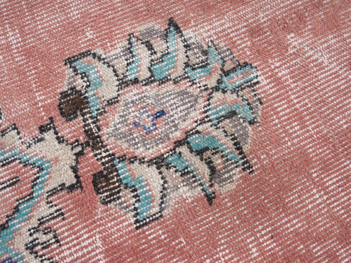 8681, Turkish Isparta Area Rug