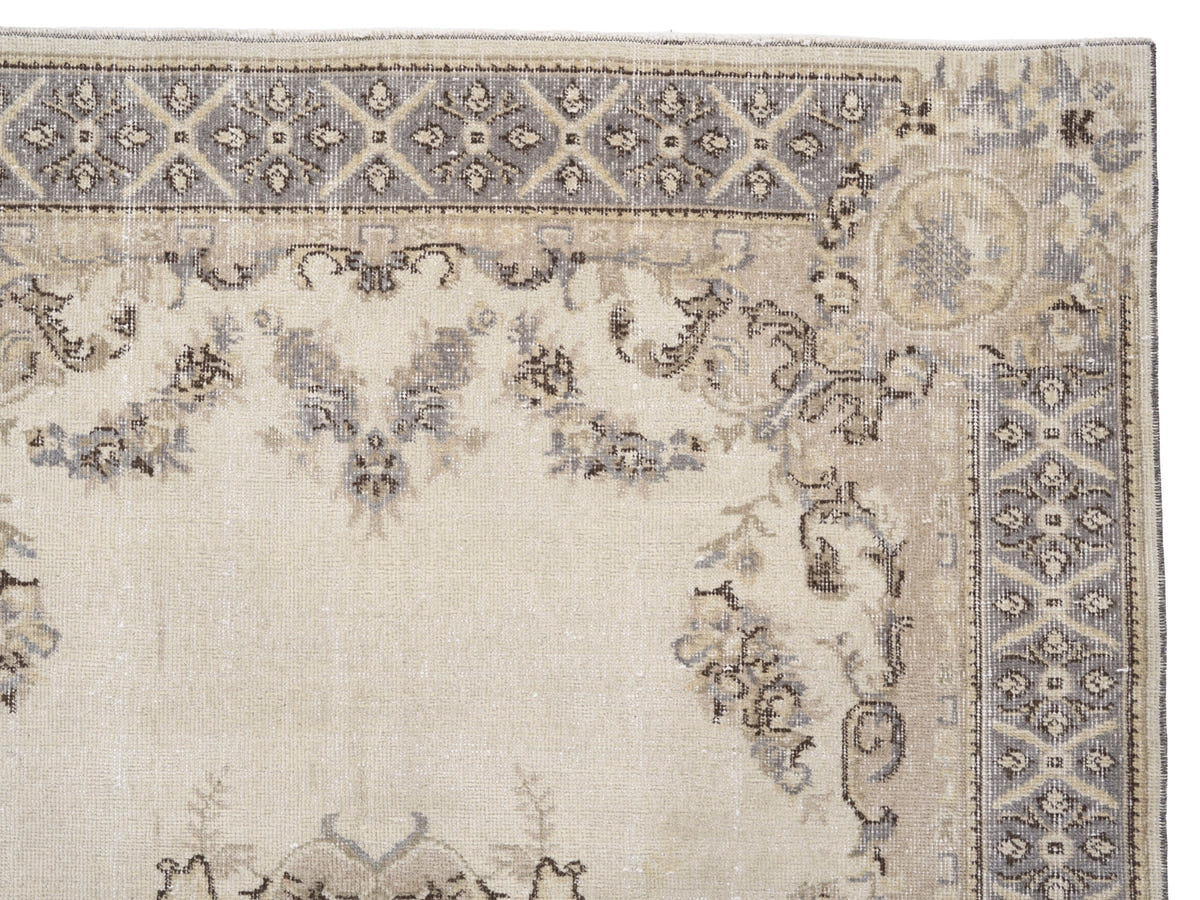 8660, Turkish Isparta Area Rug