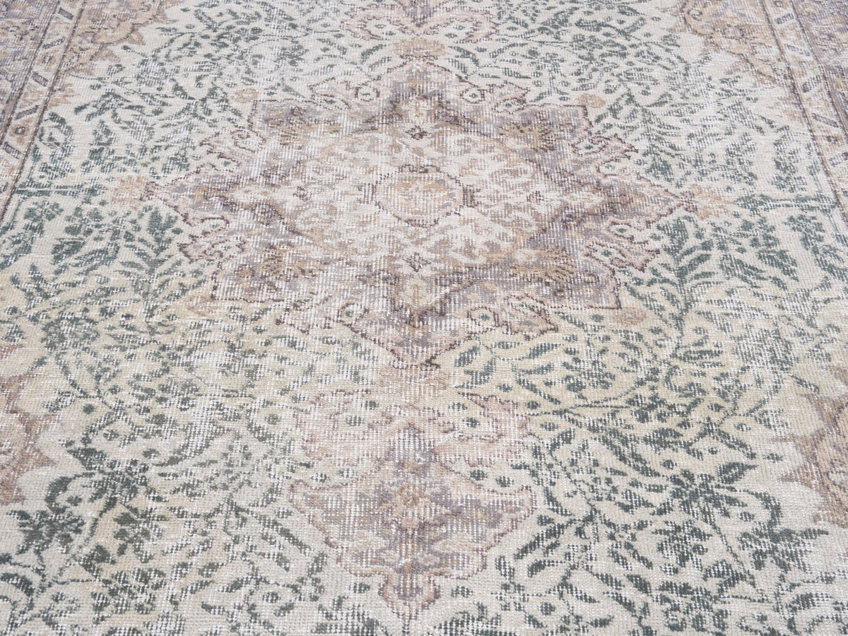 8658, Turkish Isparta Area Rug
