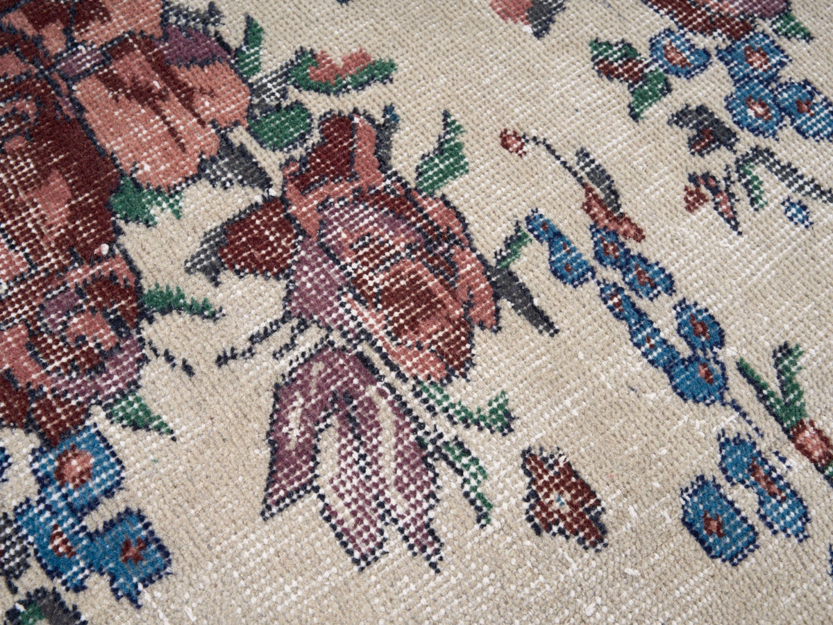 8657, Turkish Manisa Area Rug