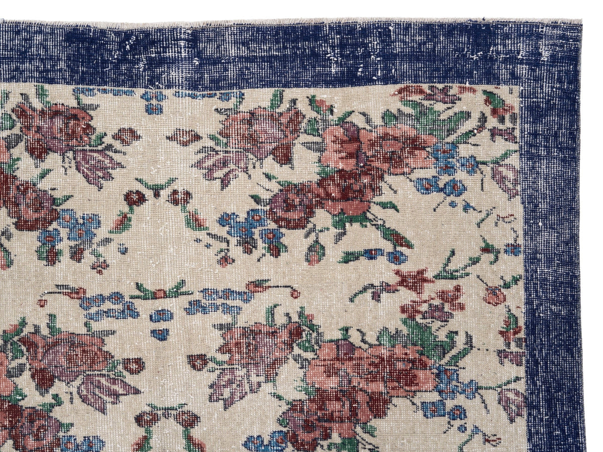 8657, Turkish Manisa Area Rug