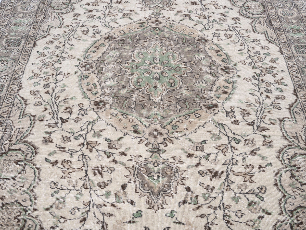 8782, Turkish Isparta Area Rug