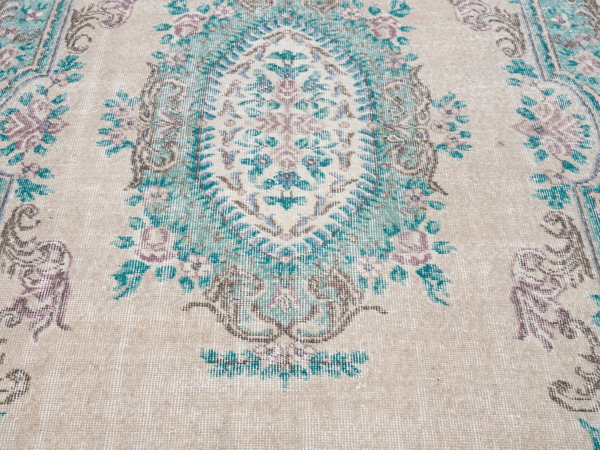 8778, Turkish Isparta Area Rug