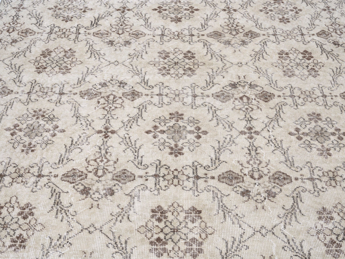 8768, Turkish Isparta Area Rug