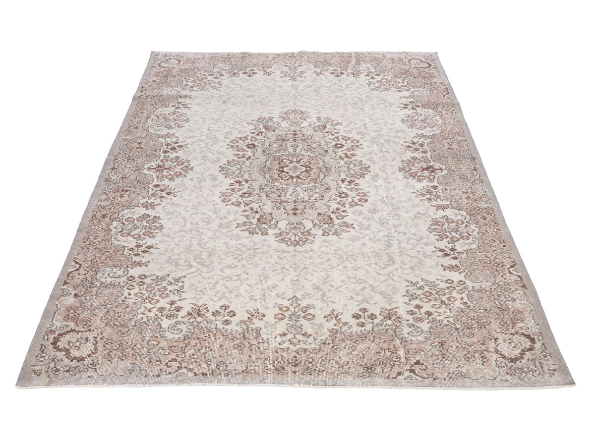 8731, Turkish Isparta Area Rug