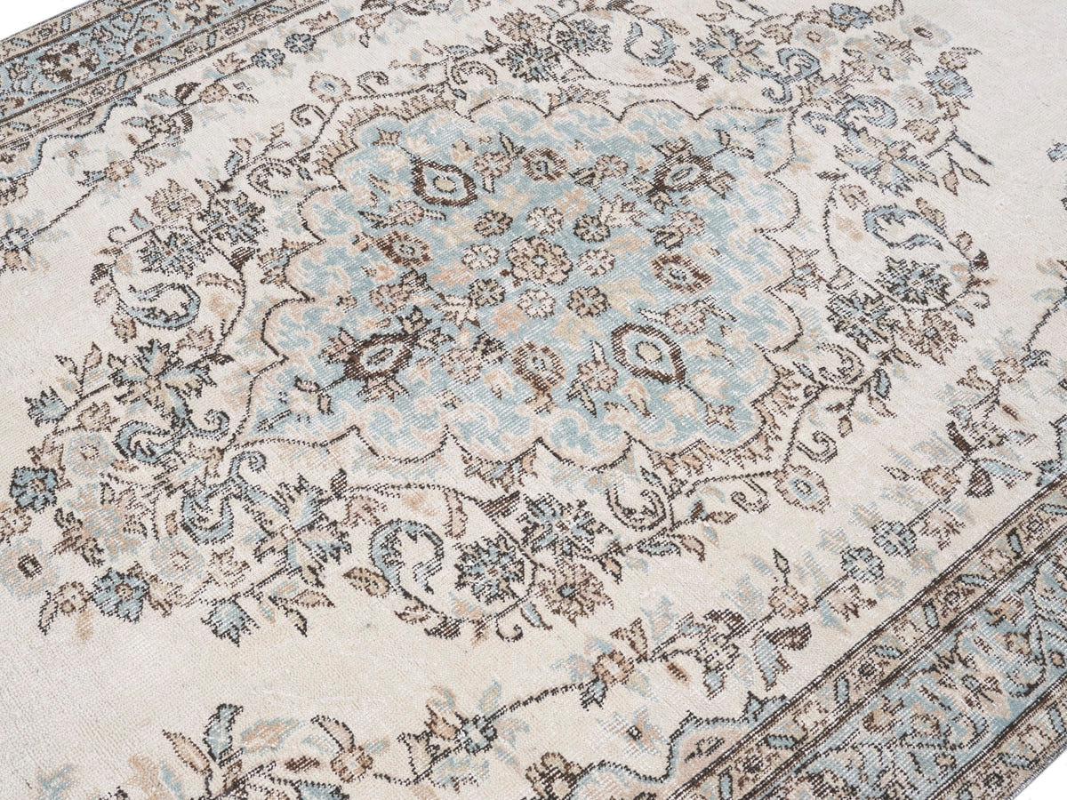 8702, Turkish Isparta Area Rug