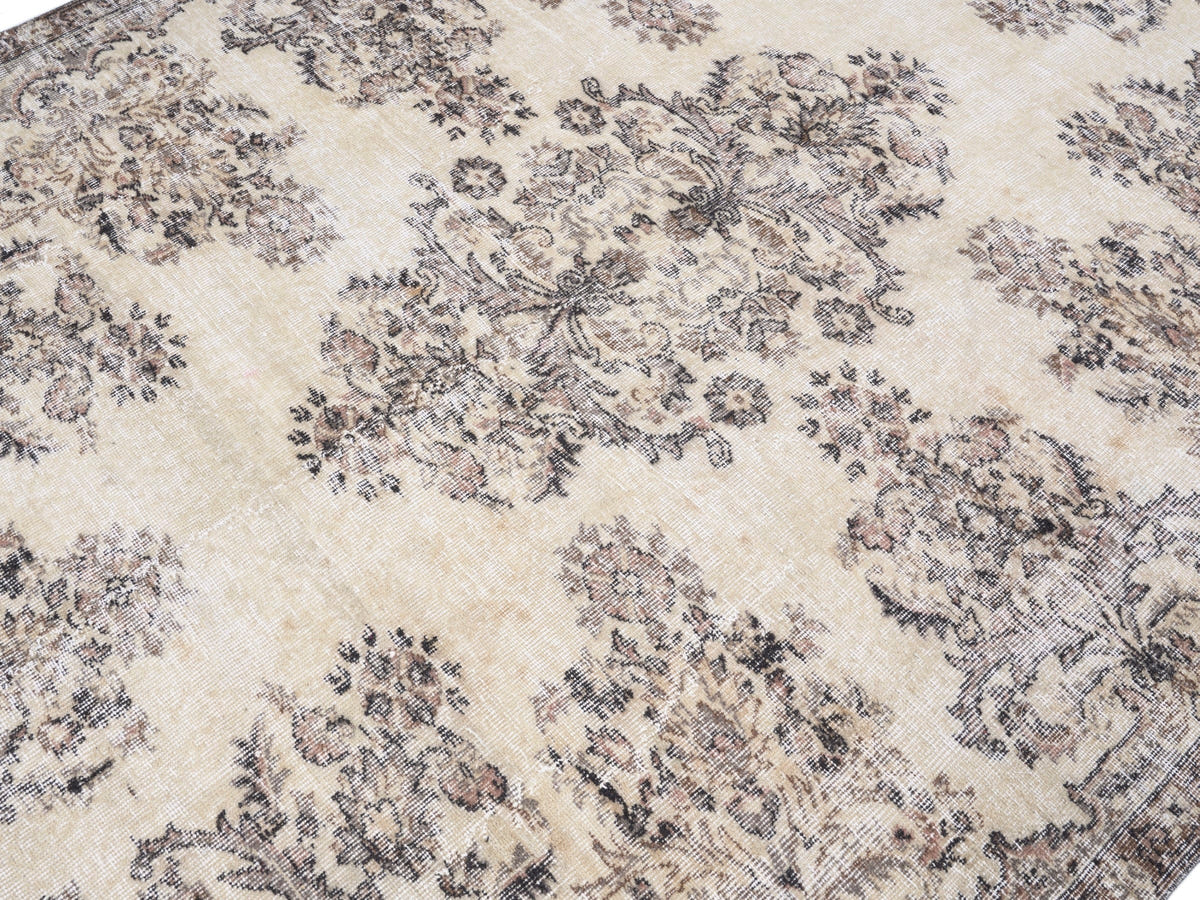 8698, Turkish Isparta Area Rug