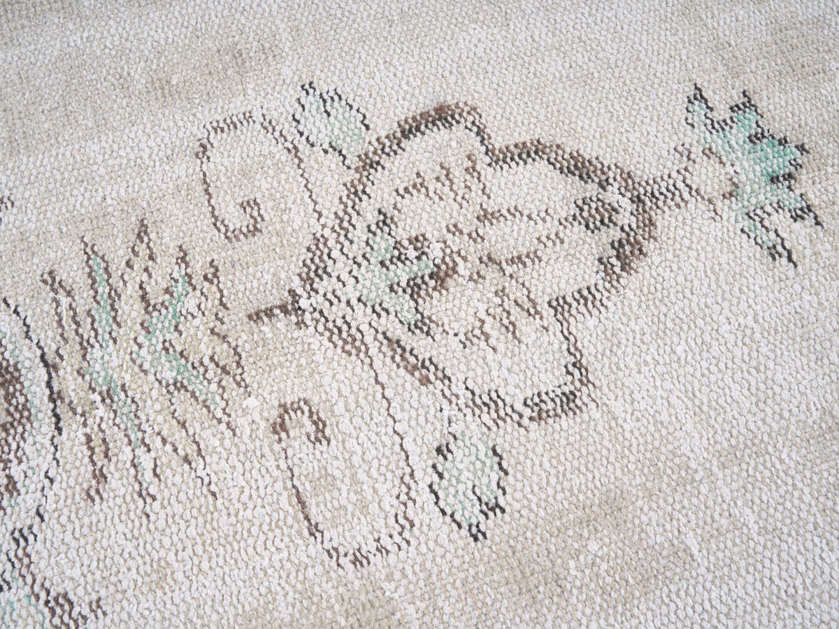 8683, Turkish Manisa Area Rug