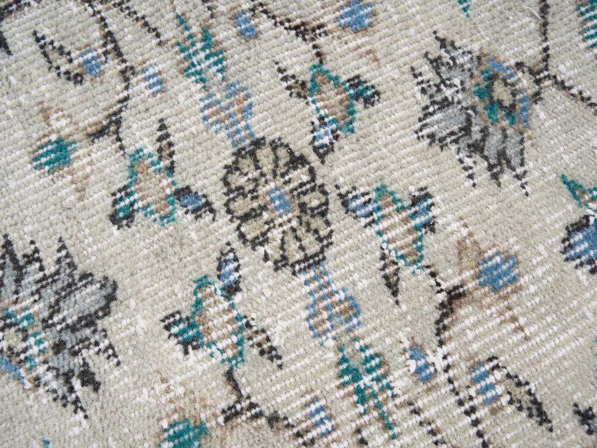 8669, Turkish Manisa Area Rug