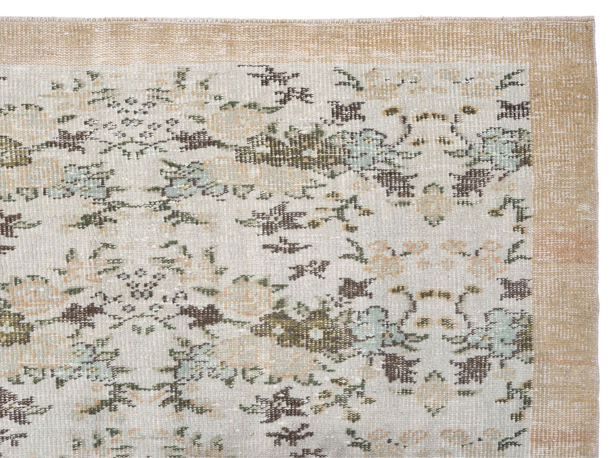 8646, Turkish Manisa Area Rug