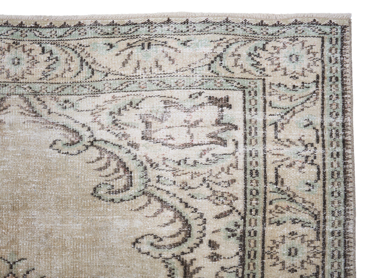 8162, Turkish Manisa Area Rug