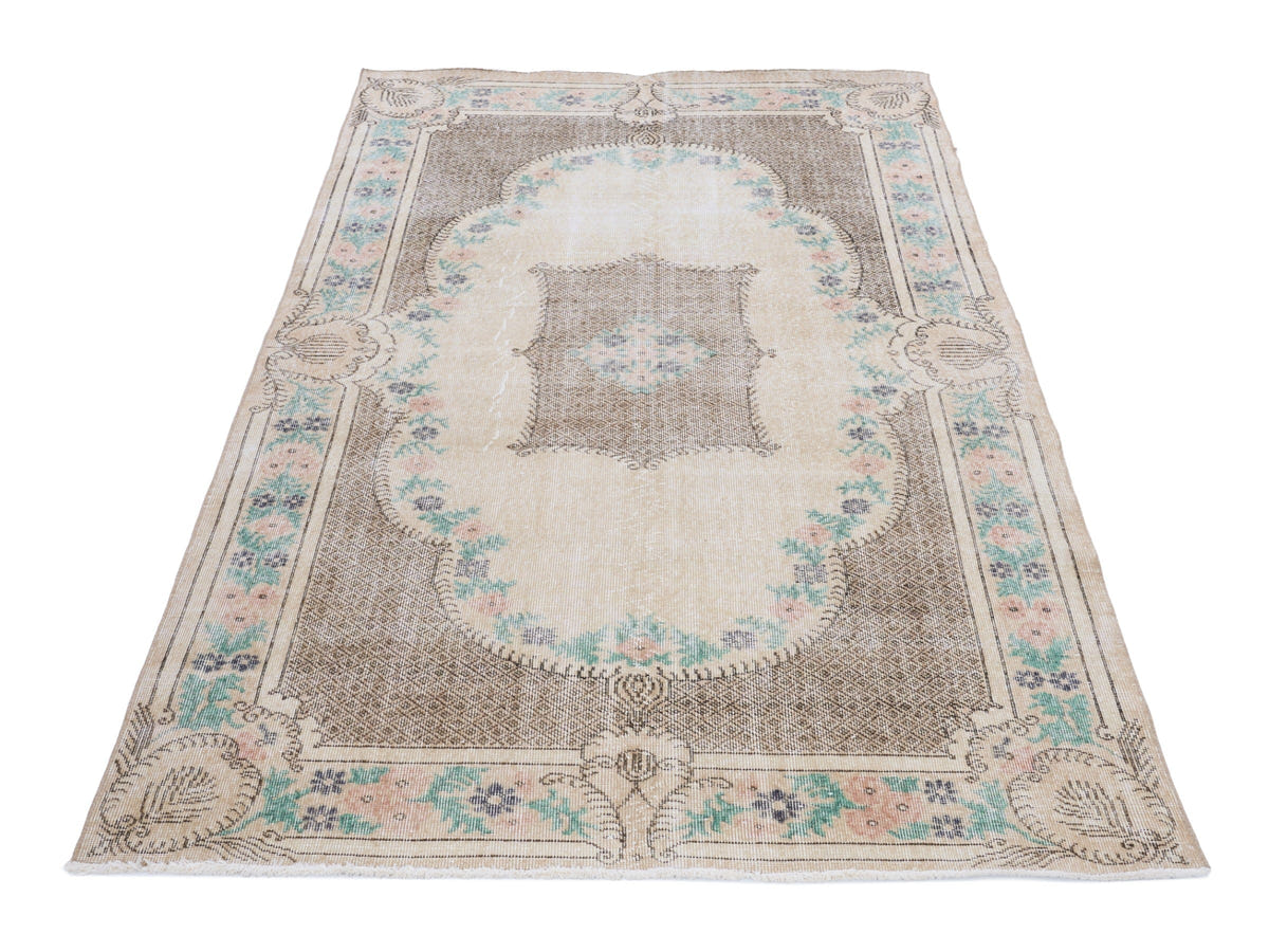 8221, Turkish Isparta Area Rug