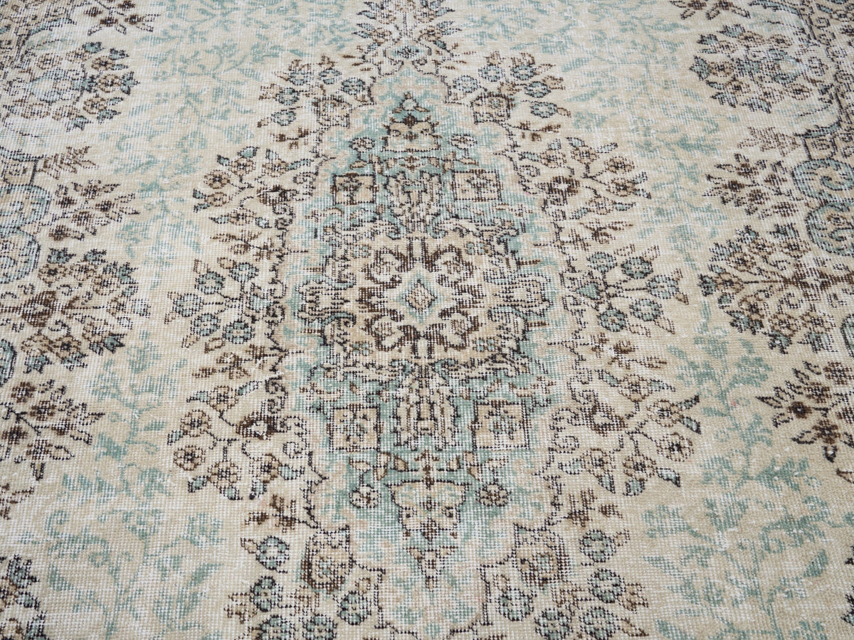 8111, Turkish Isparta Area Rug